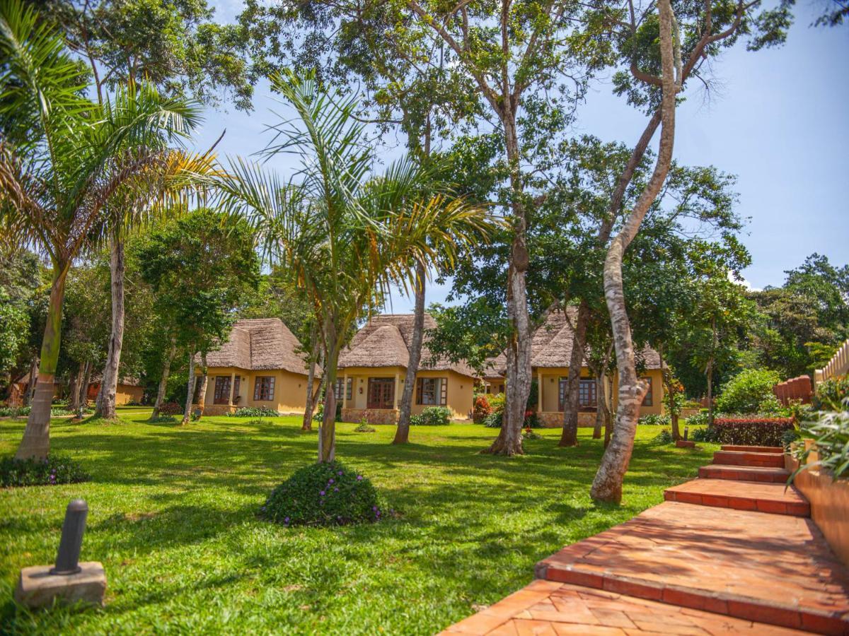 Brovad Sands Lodge Kalangala Kültér fotó