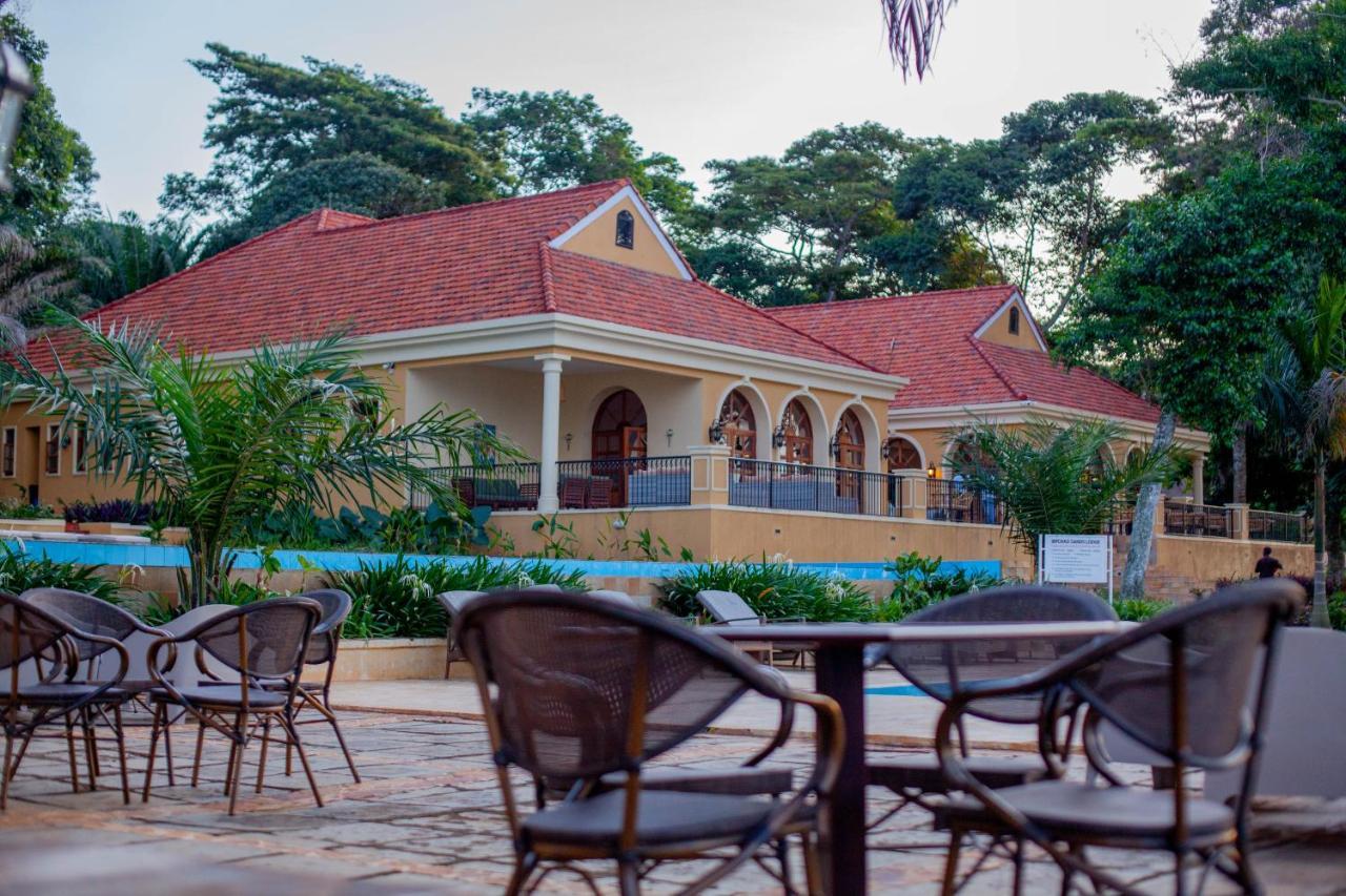 Brovad Sands Lodge Kalangala Kültér fotó