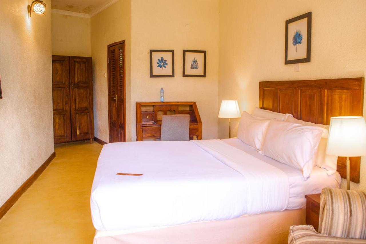 Brovad Sands Lodge Kalangala Kültér fotó