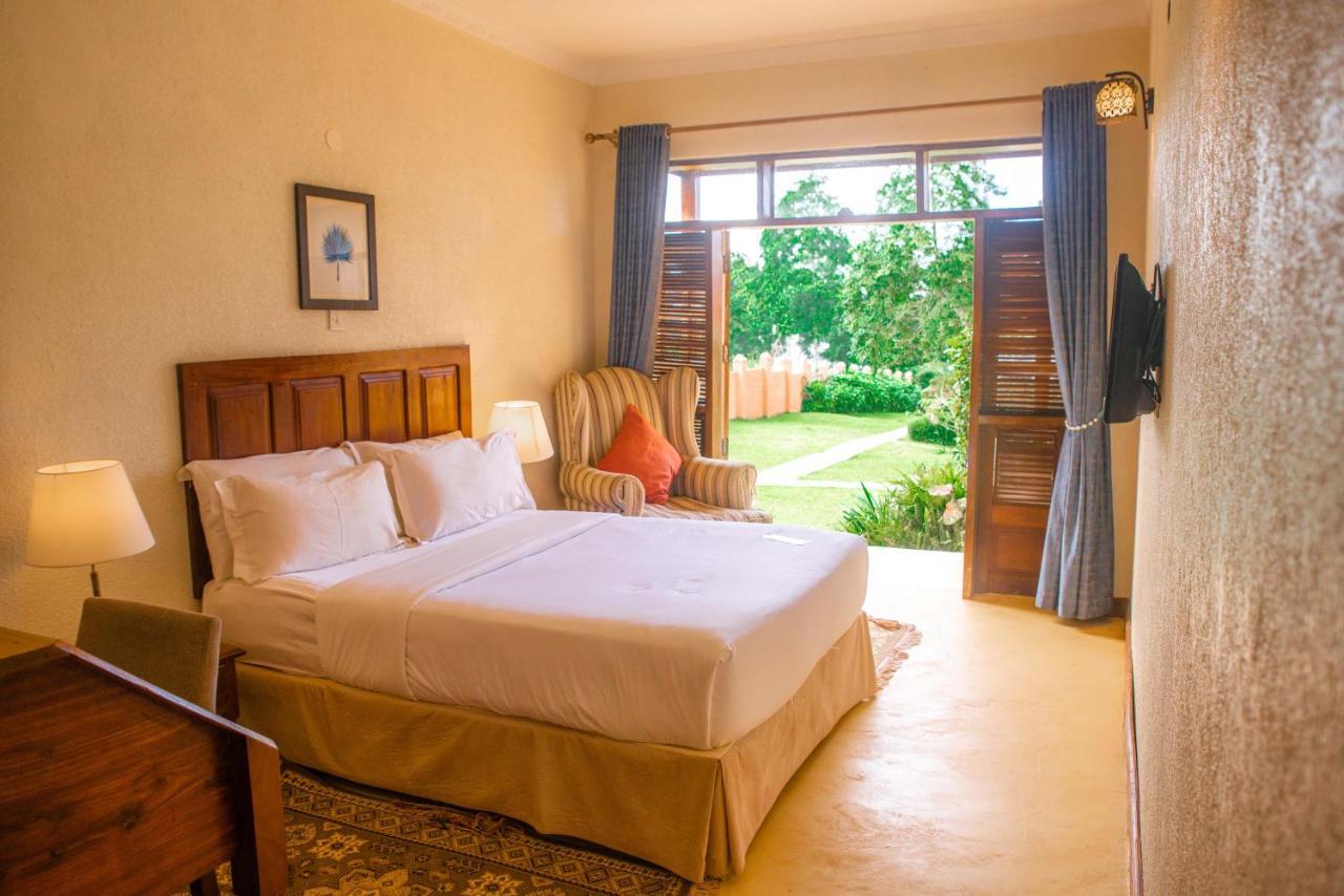 Brovad Sands Lodge Kalangala Kültér fotó